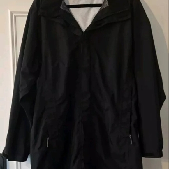 Marmot Light Weight Black Hooded Jacket - Picture 4 of 8